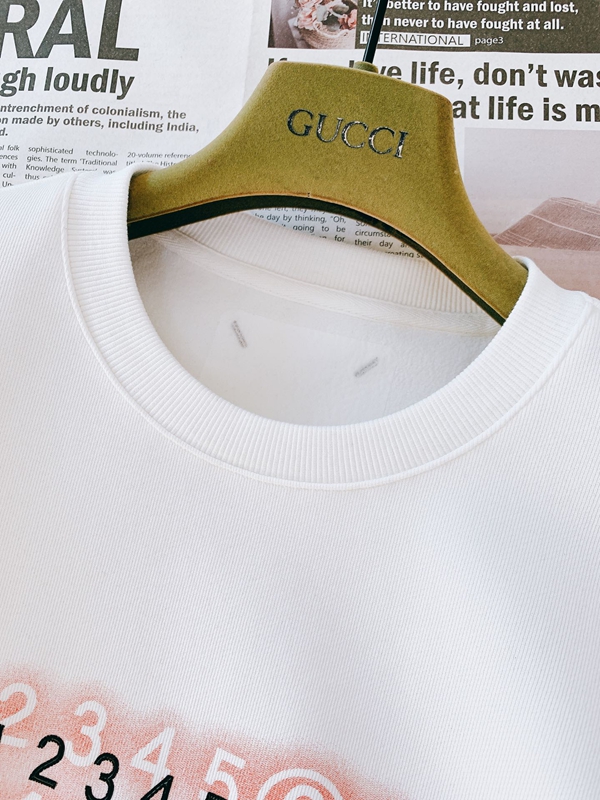 ブランドパーカー側面デザイン